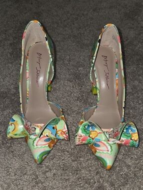 Betsey Johnson Mint Floral Bow Pointed-Toe Heels
